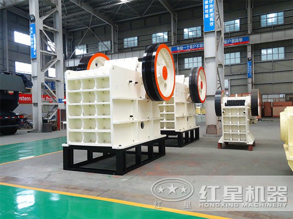 69石頭顎破機(jī)廠家，提供現(xiàn)貨，可到場考察