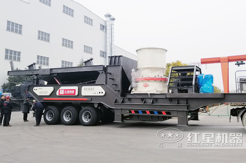 時(shí)產(chǎn)30-300噸流動式磕石子機(jī)：圓錐破碎機(jī)