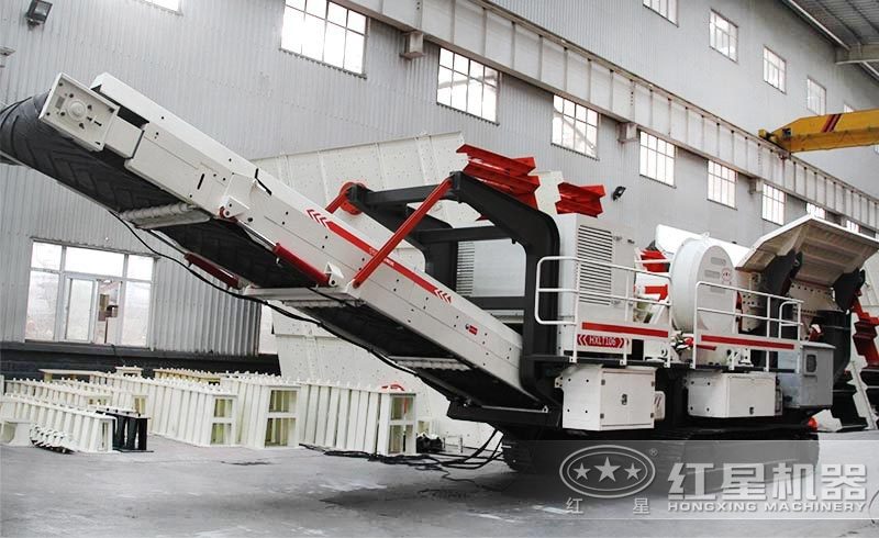 流動式石子粉碎機(jī)：履帶液壓驅(qū)動，遙控一鍵行走