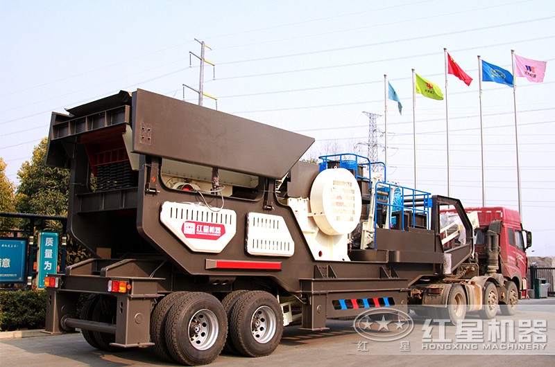 時(shí)產(chǎn)200噸小型移動破碎車，配顎破機(jī)，發(fā)往湖北市場