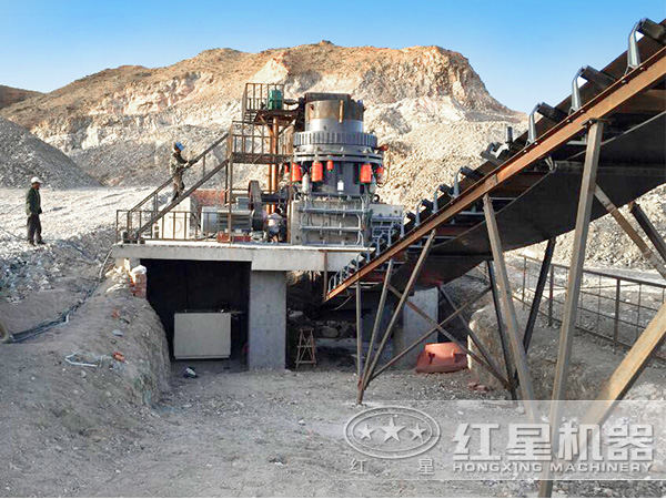礦山硬石頭圓錐破作業(yè)現場